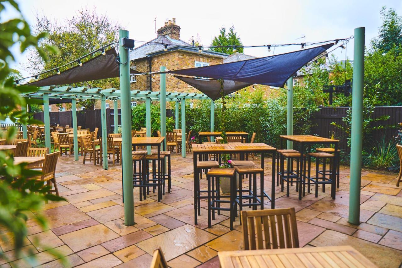 The Lord Grenfell Bed & Breakfast Maidenhead Exterior photo The roof terrace at the Duke of Cumberland